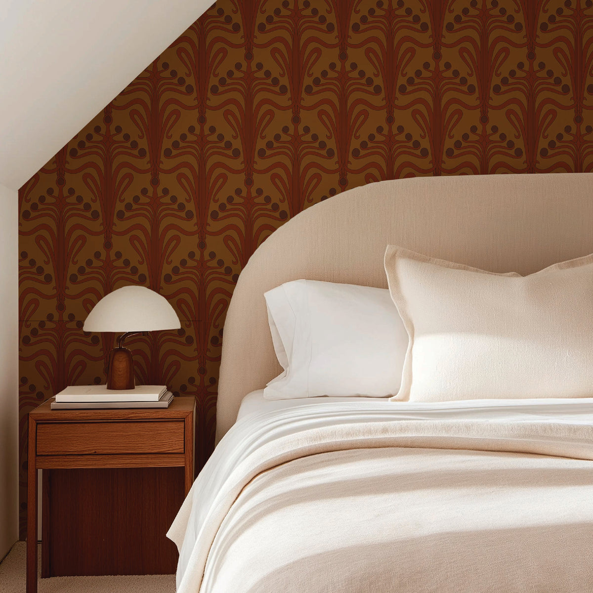 Image of Lucille in Danya Wallpaper