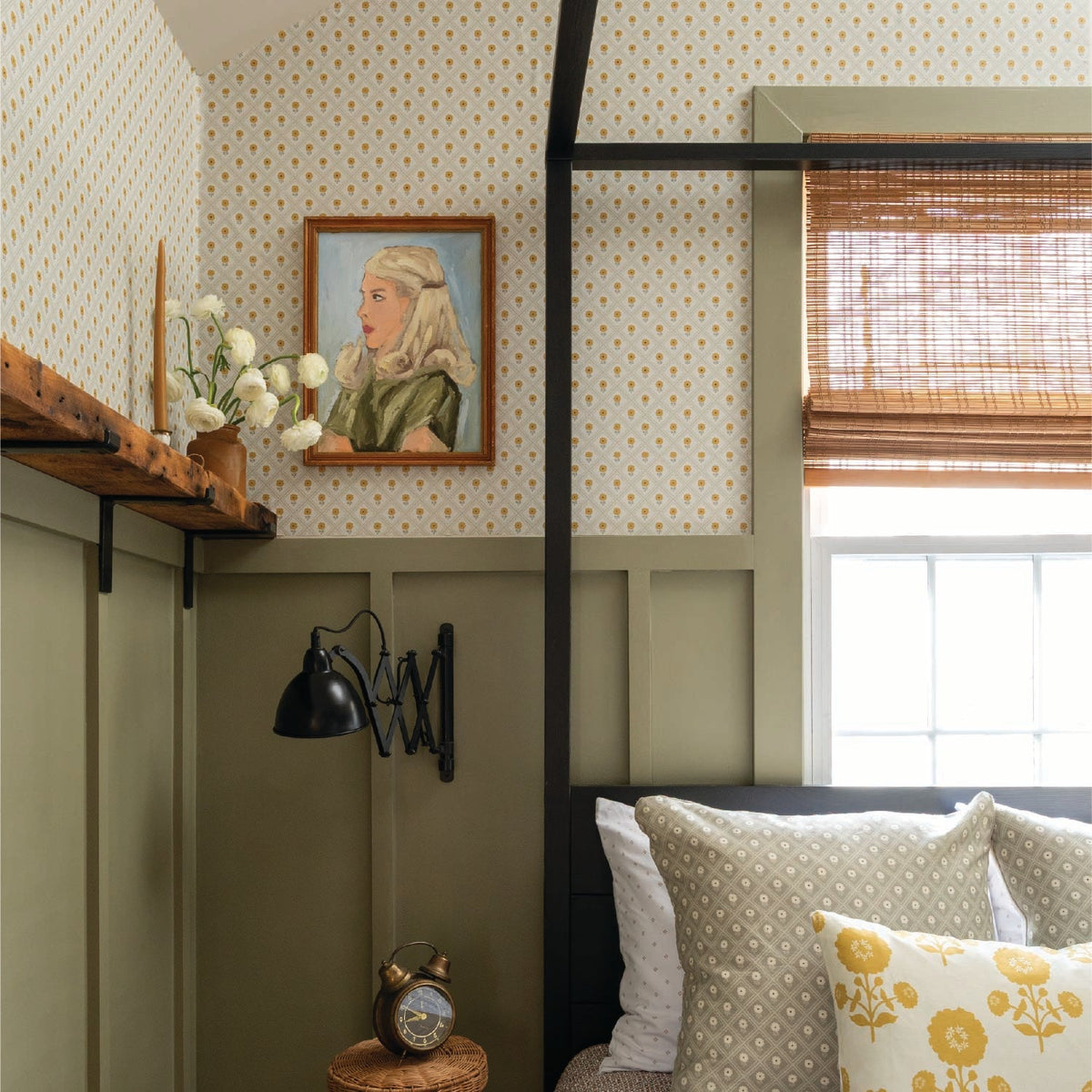 Dahlia in Beige/Mustard Wallpaper