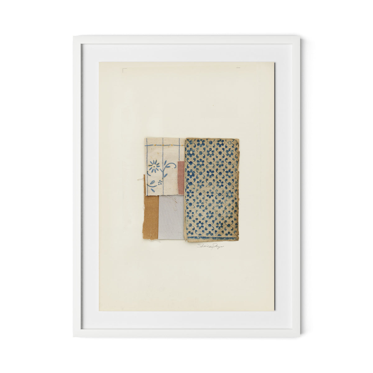 Marguerite Bleue Framed Paper / 24 x 32 in / White