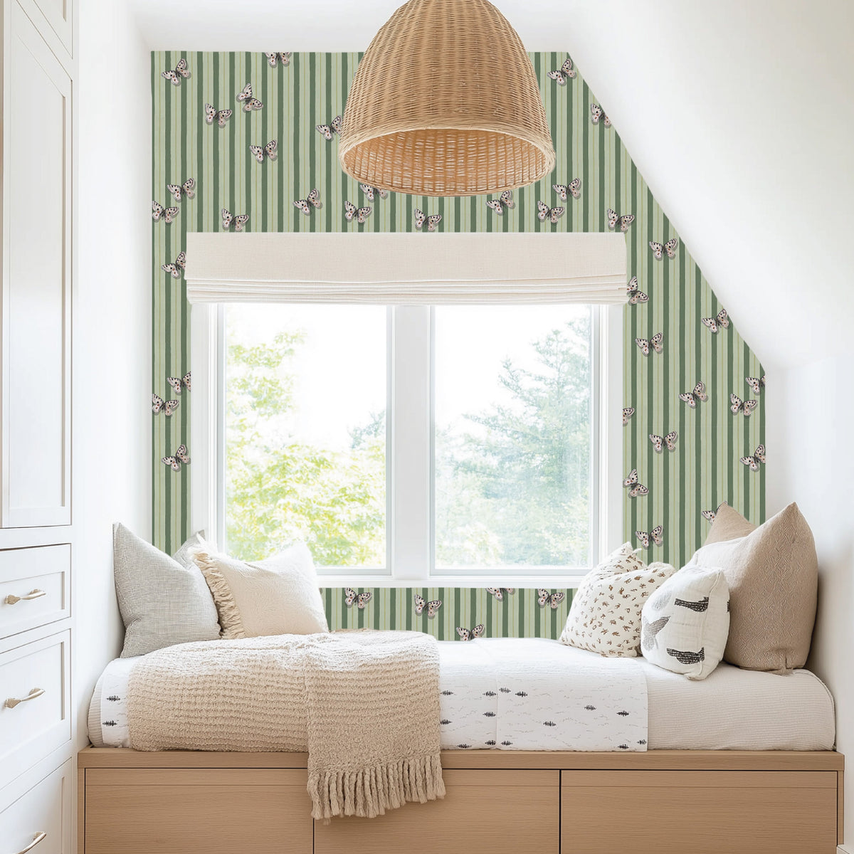 Image of Mountain Apollo in Green Wallpaper