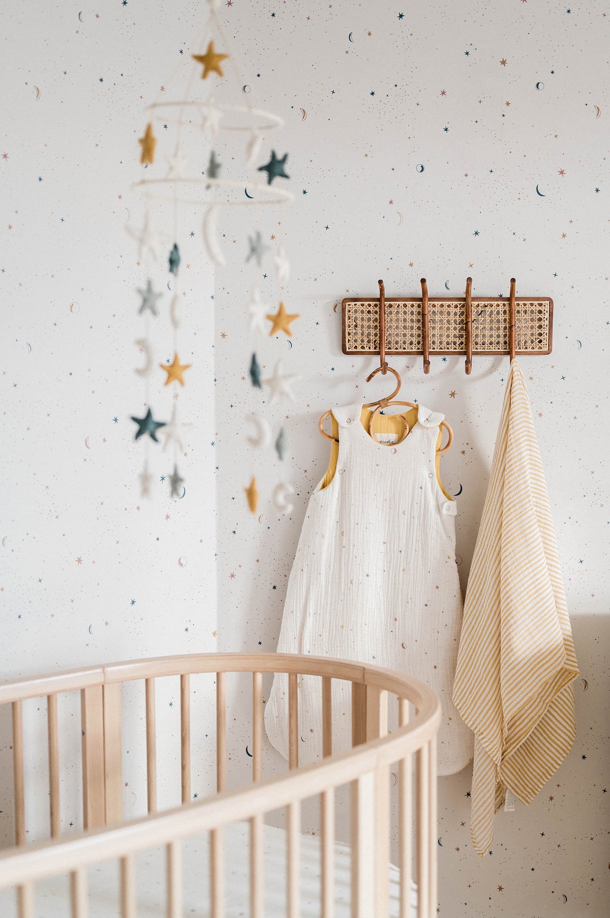 Image of Celestial in Ivory wallpaper