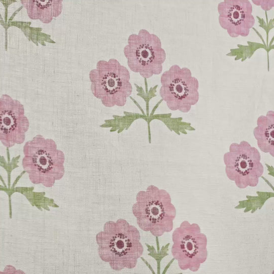 Video of Field Floral fabric in Mulberry